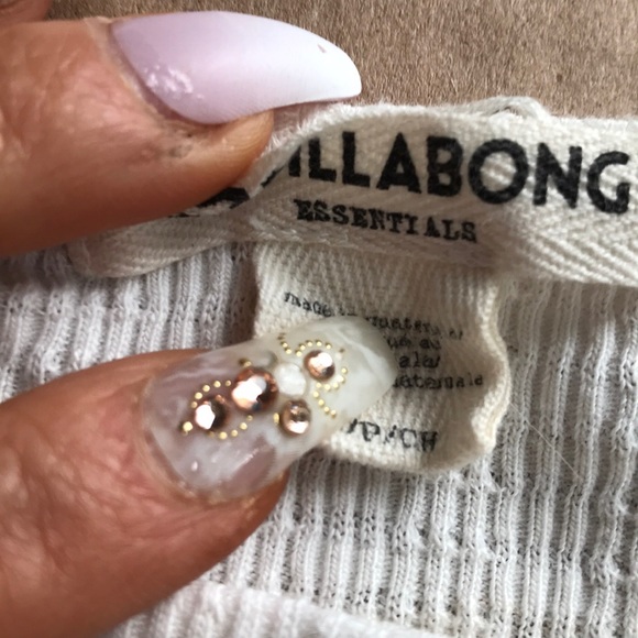 2 billabong T-shirts - Picture 4 of 4